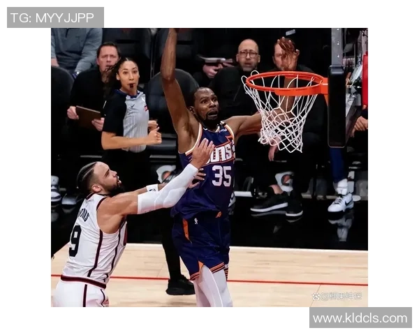 为了提高内线老将的买卖价值，火箭还不得不让他留在轮换阵型中？